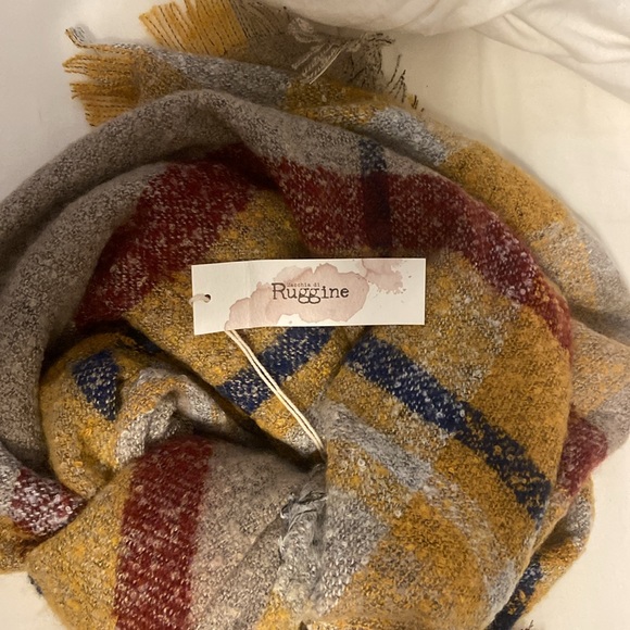 Beautiful Blanket scarf. Mustard red and beige with blue. - Picture 8 of 8